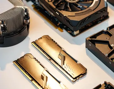 Продажа оригинальных запчастей